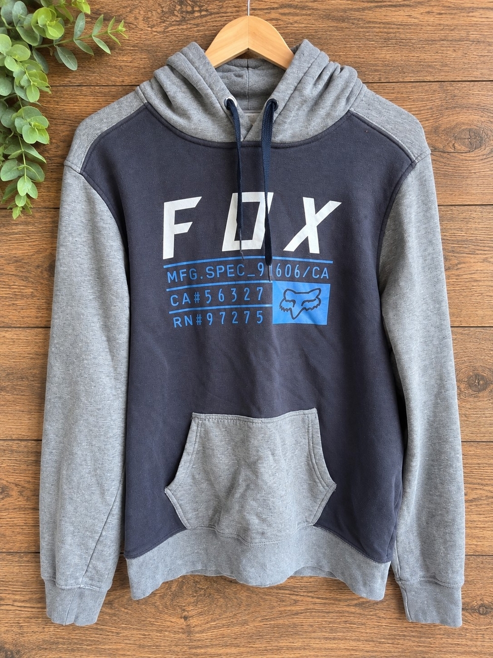 FOX Men's Two-Tone Navy and Gray Pullover Hoodie